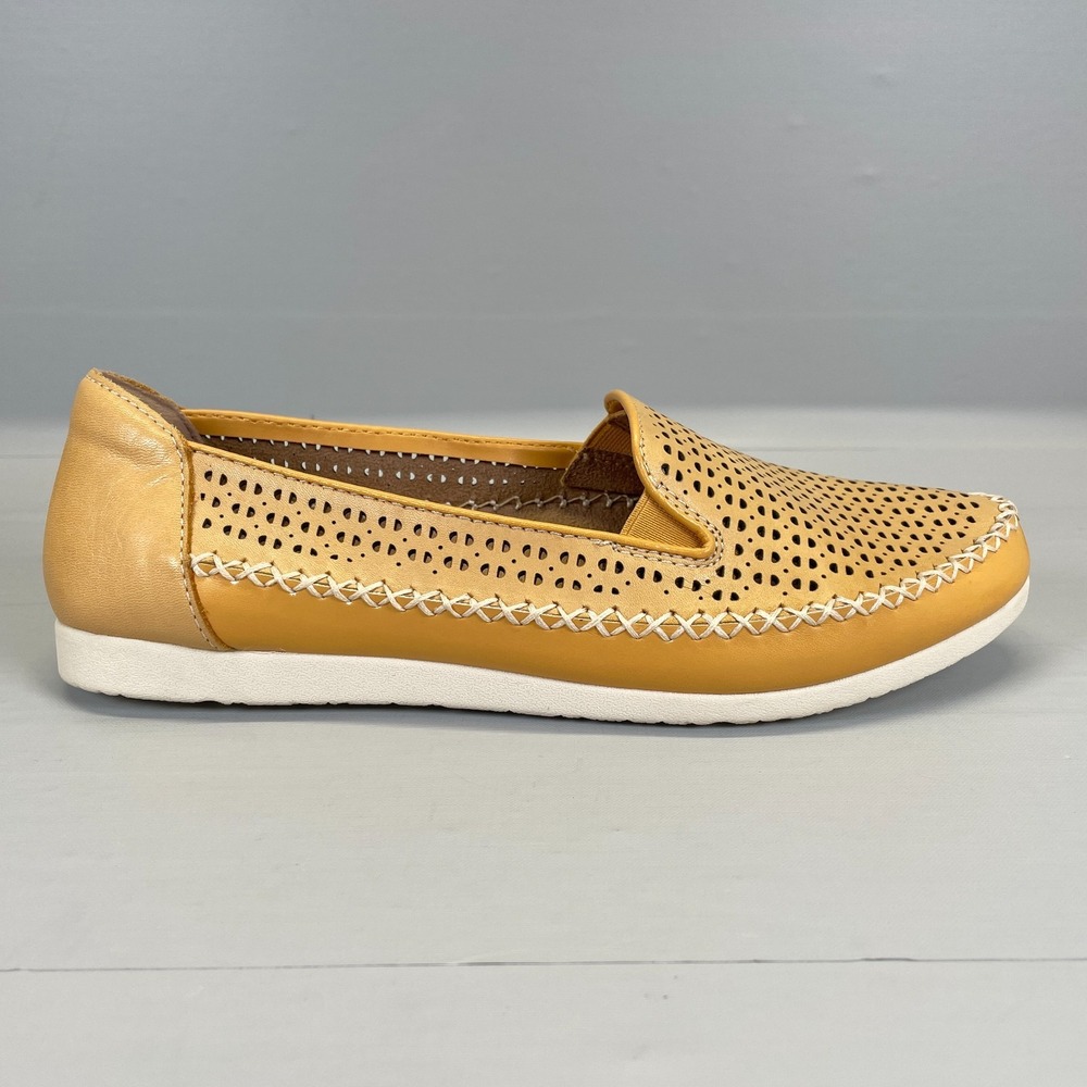 Earth Origins Lark Lizzy Loafers Womens Size 9 W Amber Yellow Leather Perf Shoes